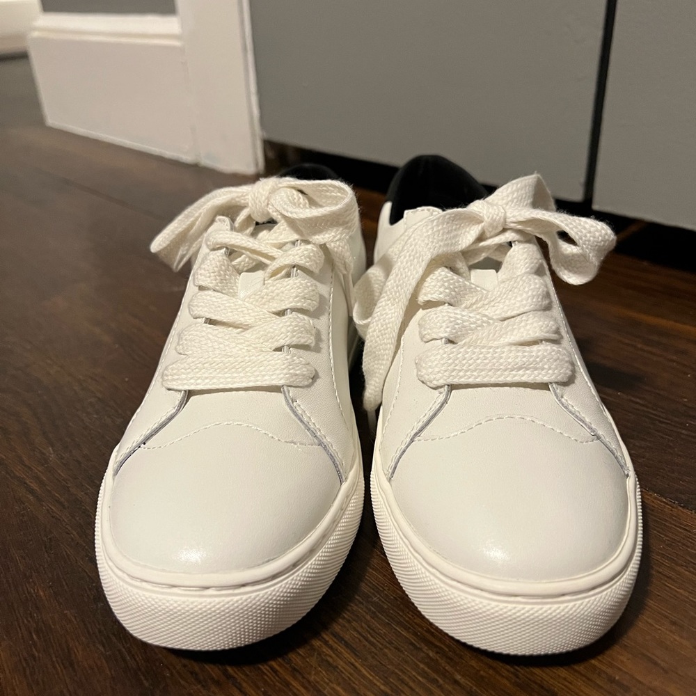 Kate Spade white sneakers with black spade detail - Picture 4 of 4